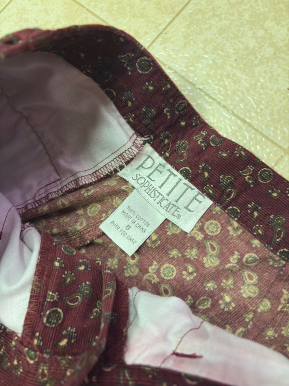 High-Waist Burgundy Pattern Print Vintage Pants - Picture 3 of 4